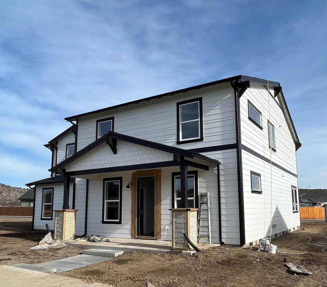 1008 Whistle Way - Photo 1