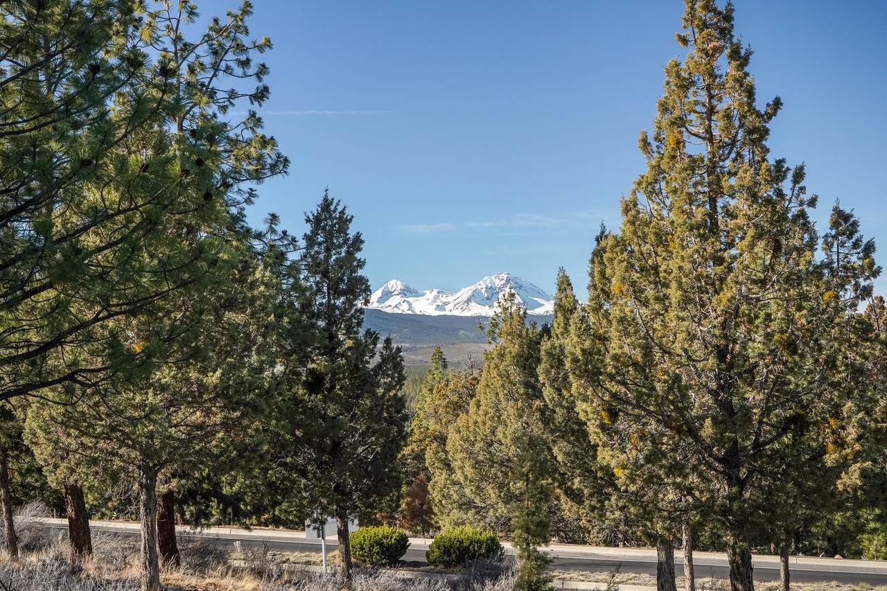 3399 Starview Drive - Photo 1