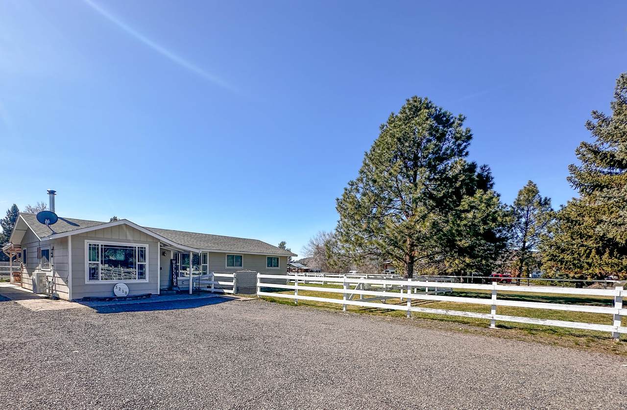 5210 Lark Lane - Photo 1