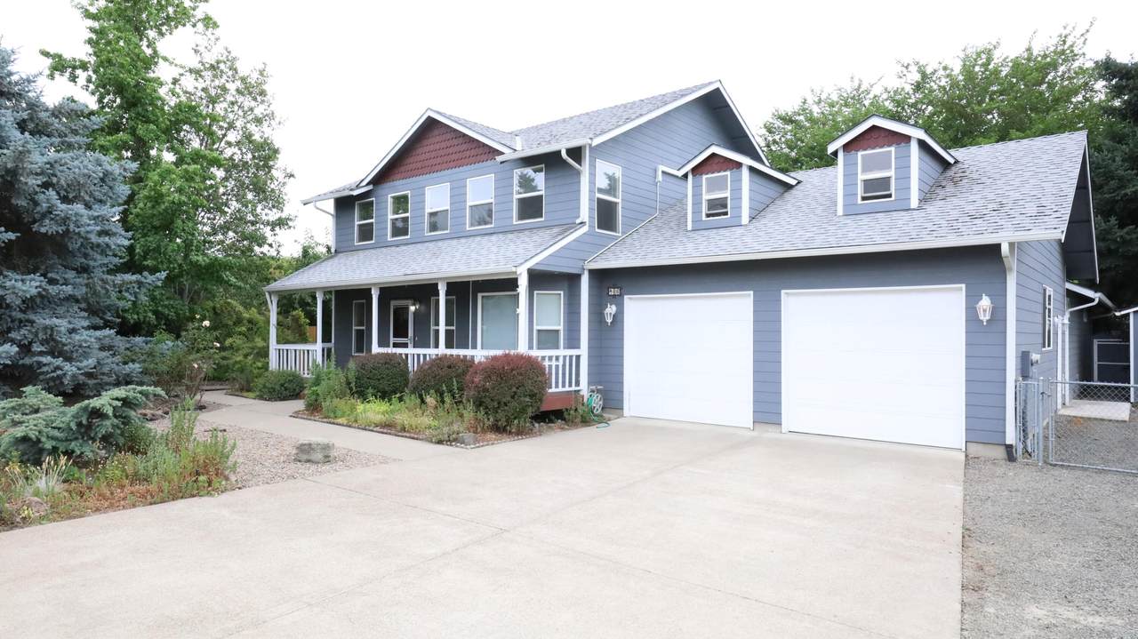 136 Lucas Court - Photo 1