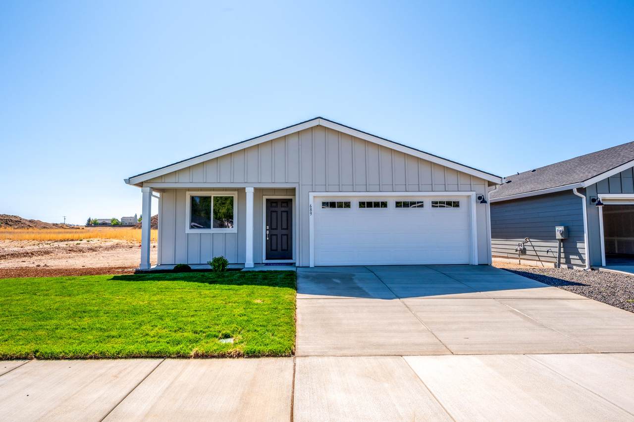 689 Mccampbell St - Photo 1