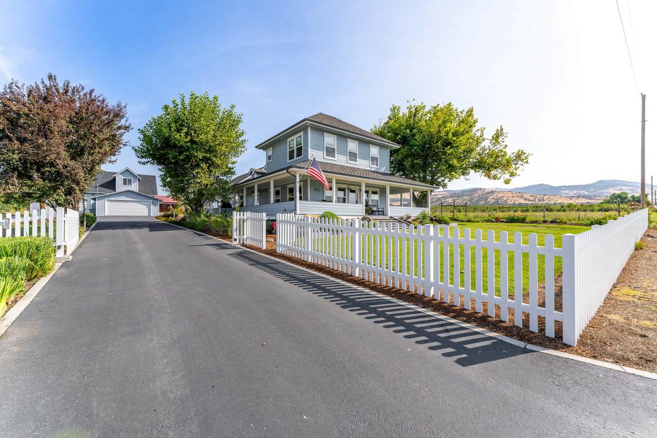 995 Suncrest Road - Photo 1