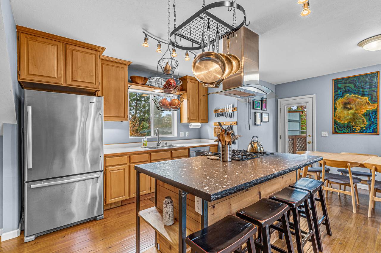 1360 Evans Street - Photo 1