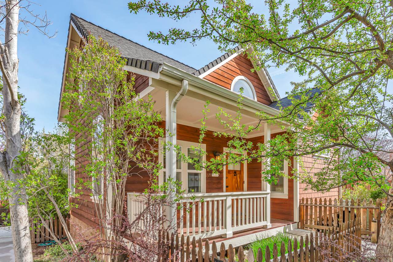 2299 Siskiyou Boulevard - Photo 1