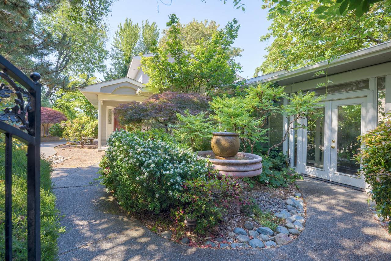 737 M Street - Photo 1