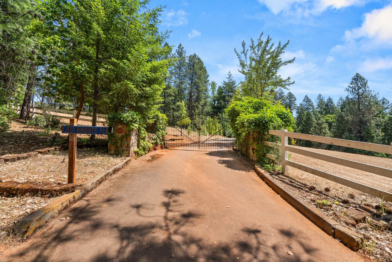480 Pickett Creek Road - Photo 1