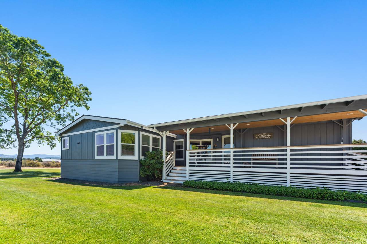 622 Raven Road - Photo 1