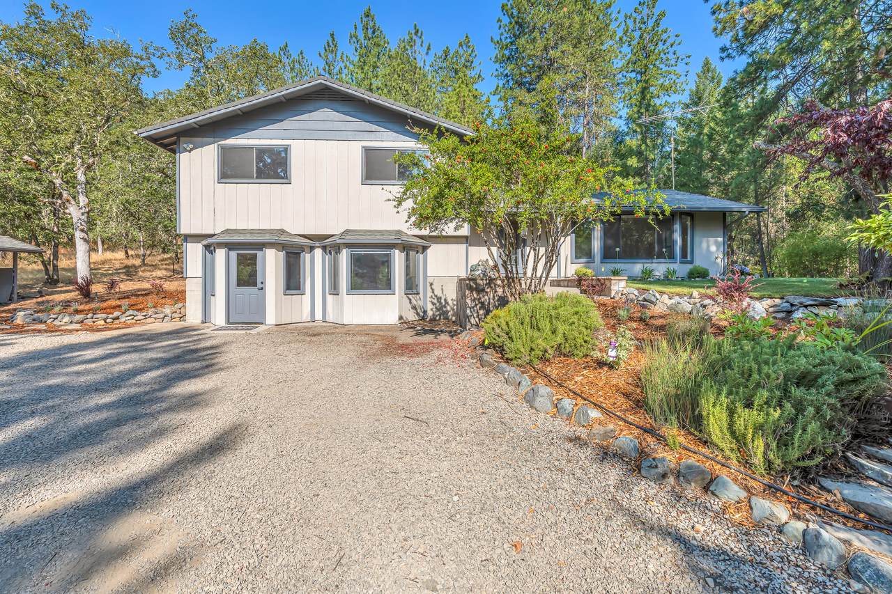 3755 Hosmer Lane - Photo 1