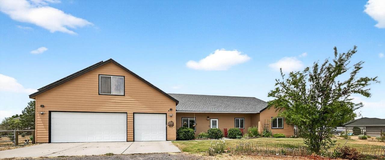 305 Rodeo Lane - Photo 1