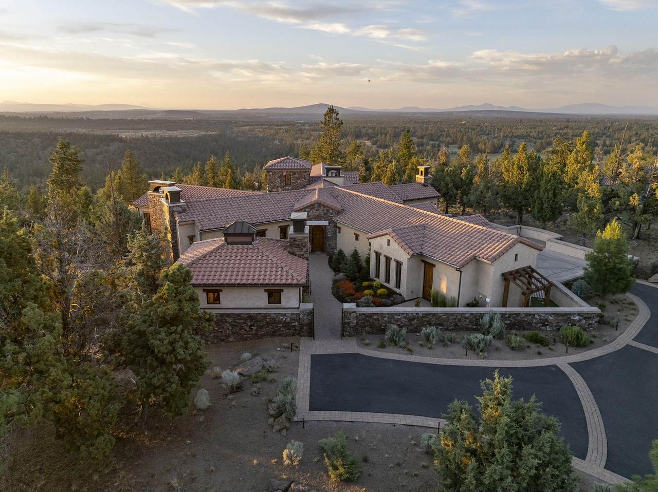 https://bt-photos.global.ssl.fastly.net/coar/1280_boomver_2_220204693-2.jpg