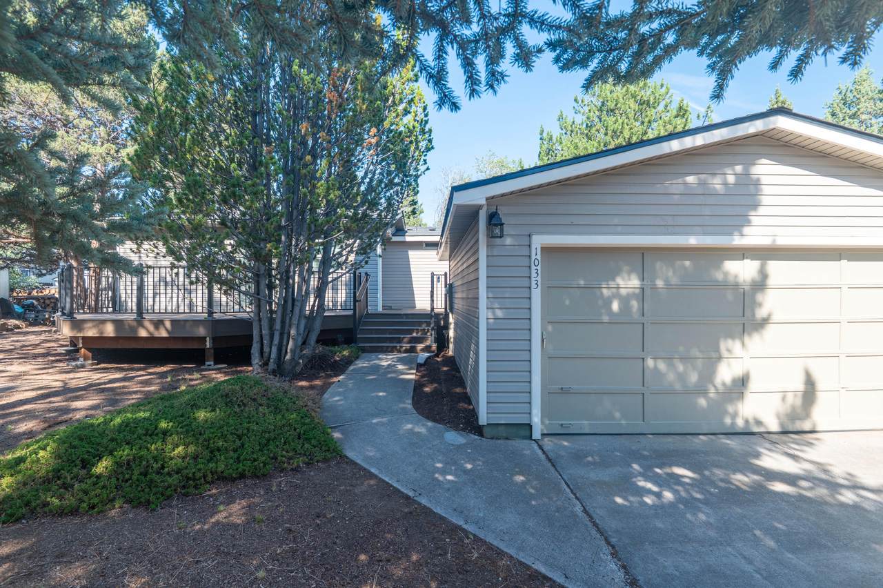 1033 Laurelwood Place - Photo 1