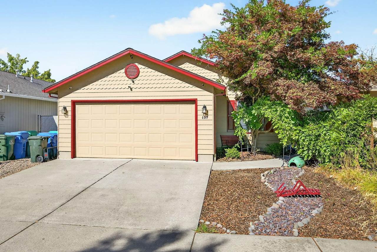 407 Canyon Way - Photo 1