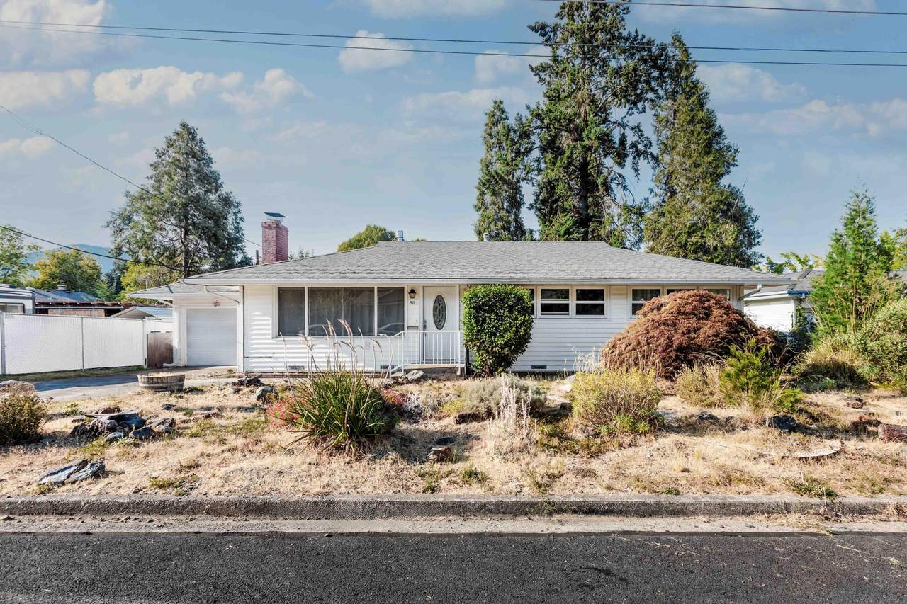 811 Clyde Place - Photo 1