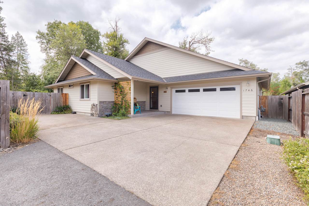 1746 Waterstone Drive - Photo 1