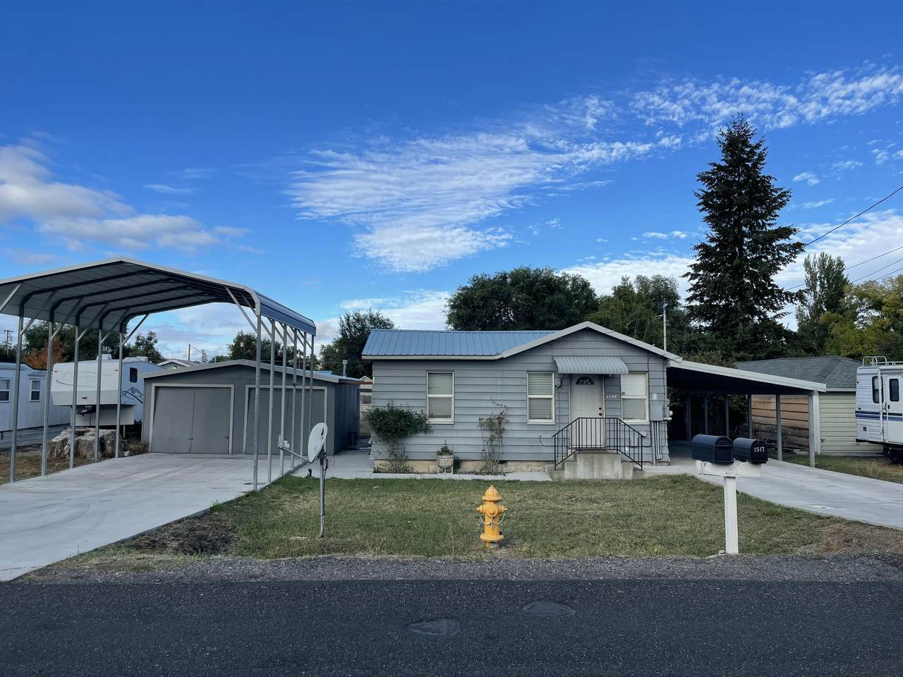 1520 Derby Street - Photo 1