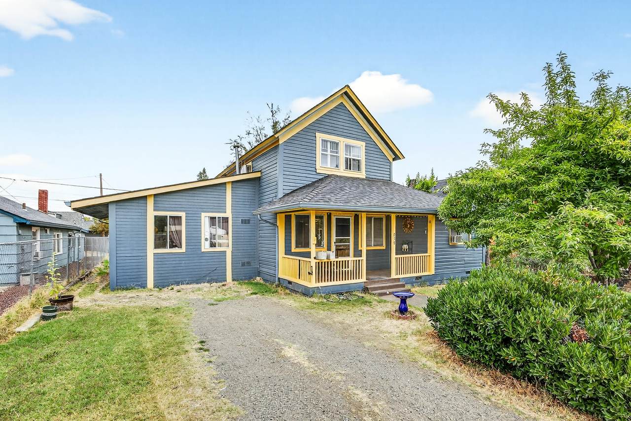 838 Dakota Avenue - Photo 1