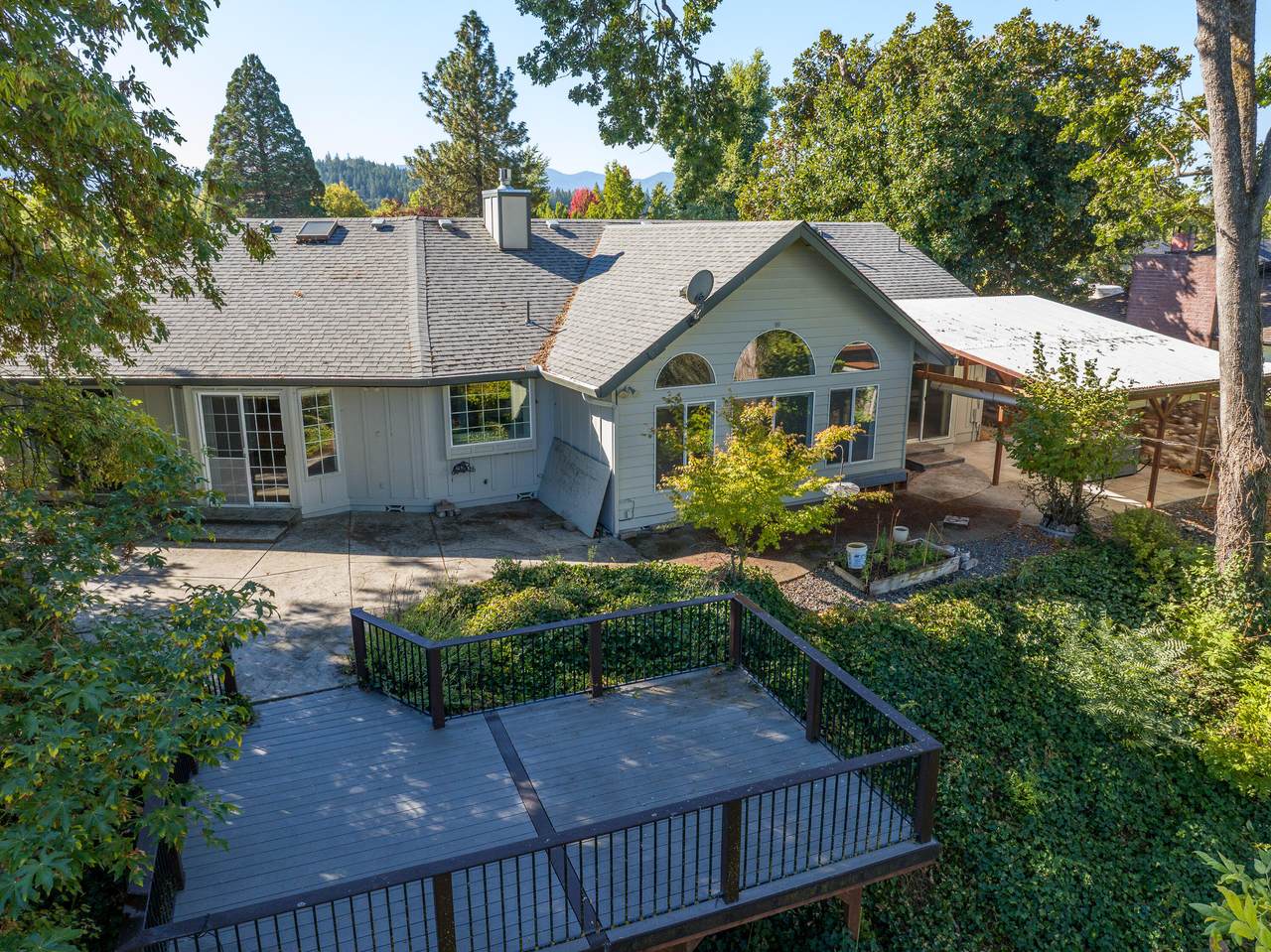 1320 Redwood Circle - Photo 1