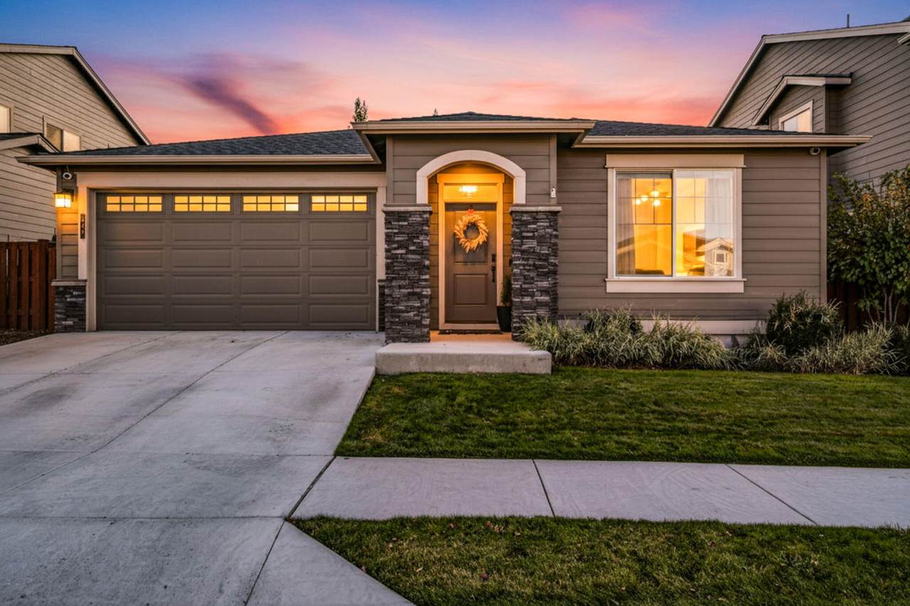972 Steins Pillar Drive - Photo 1
