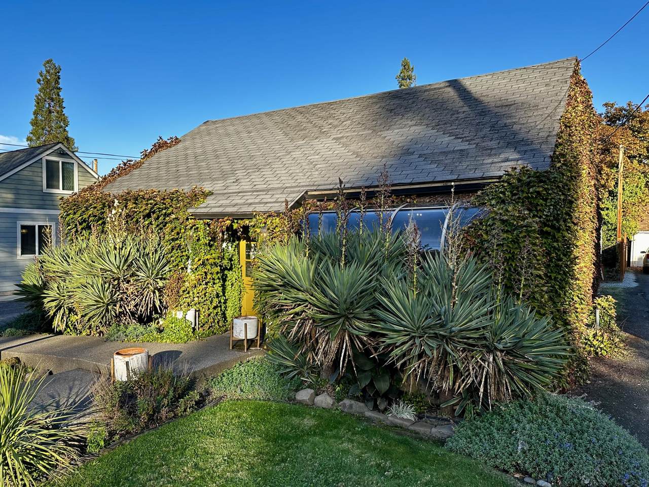 26 Hawthorne Street - Photo 1