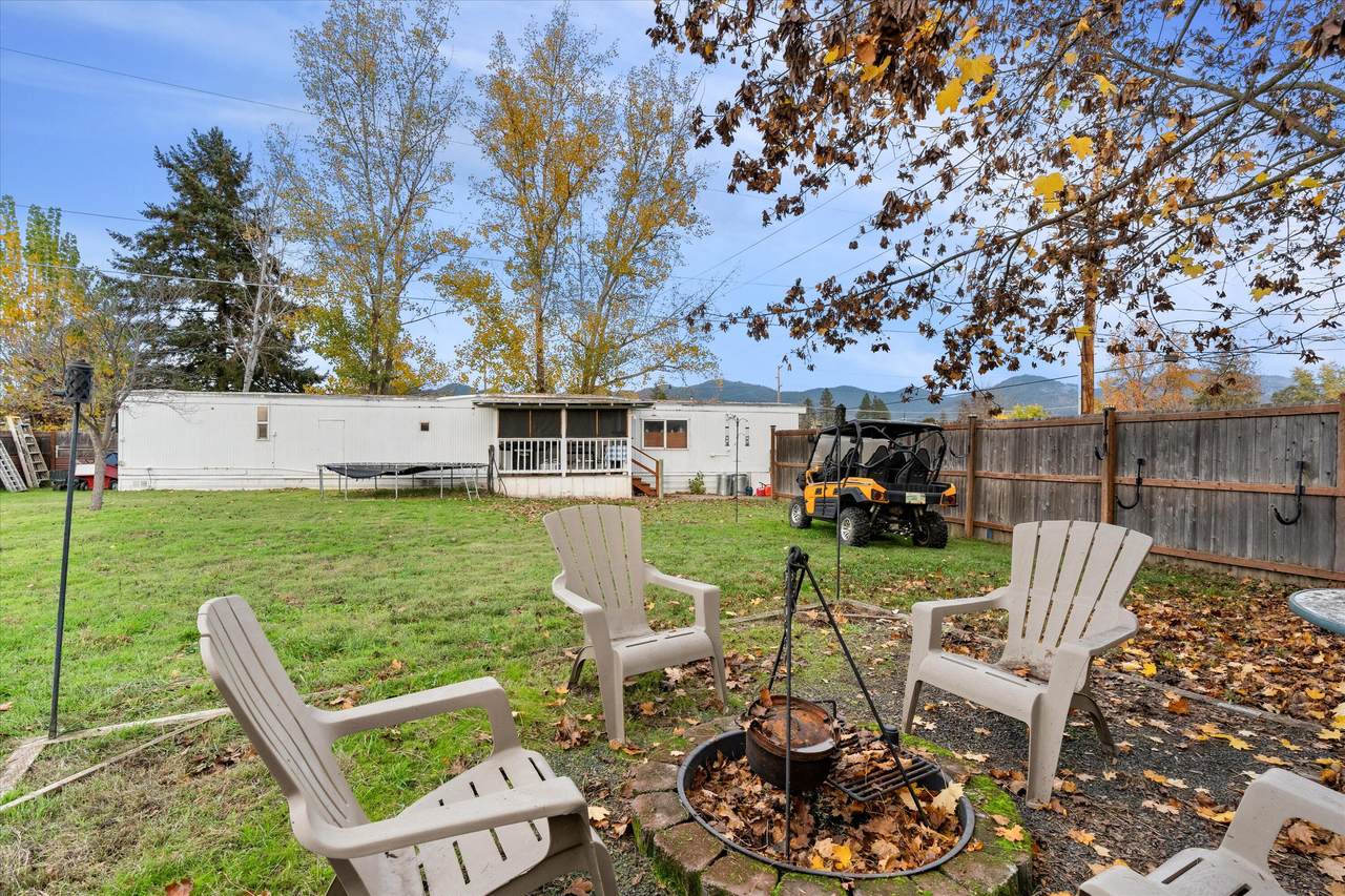 1550 Drury Lane - Photo 1