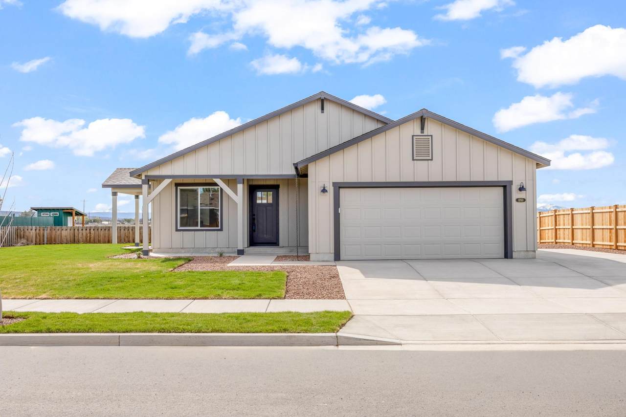 1050 Fairway Road - Photo 1