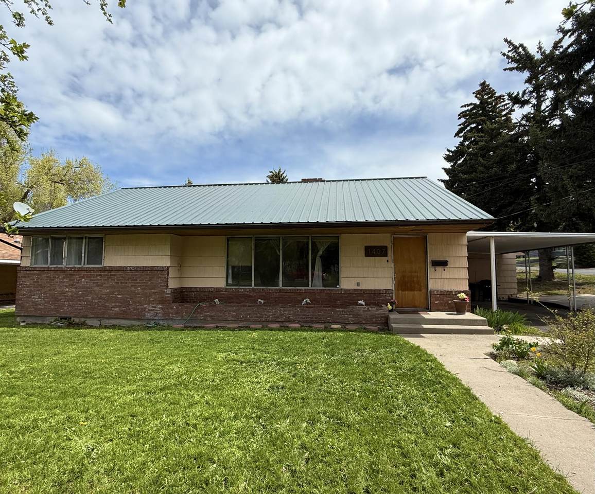 1407 California Avenue - Photo 1