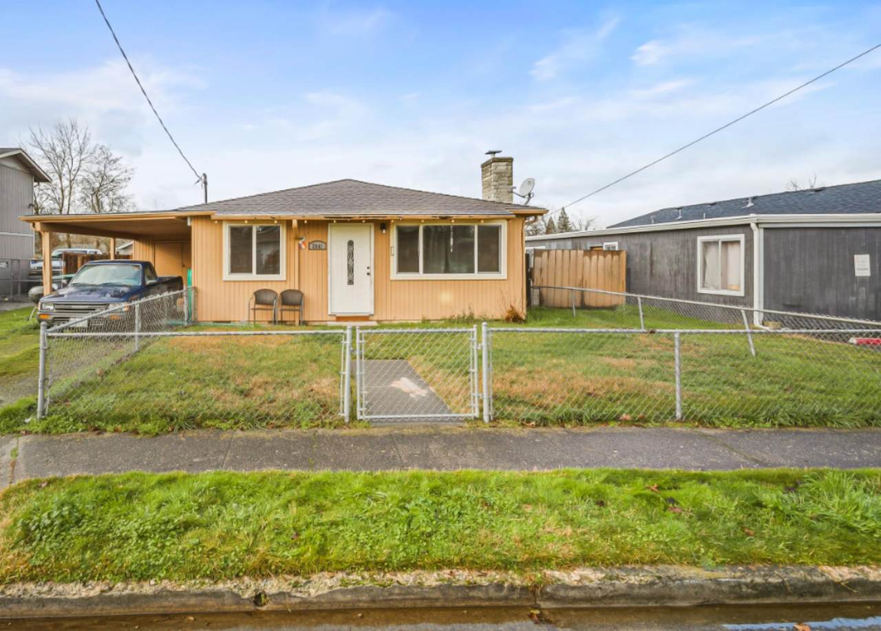 2841 Howard Avenue - Photo 1