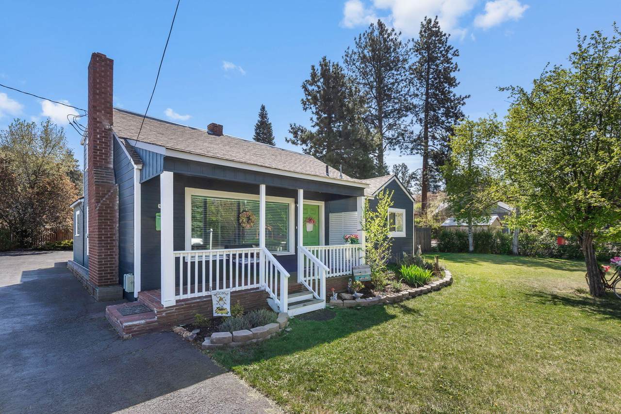 924 9th Street - Photo 1