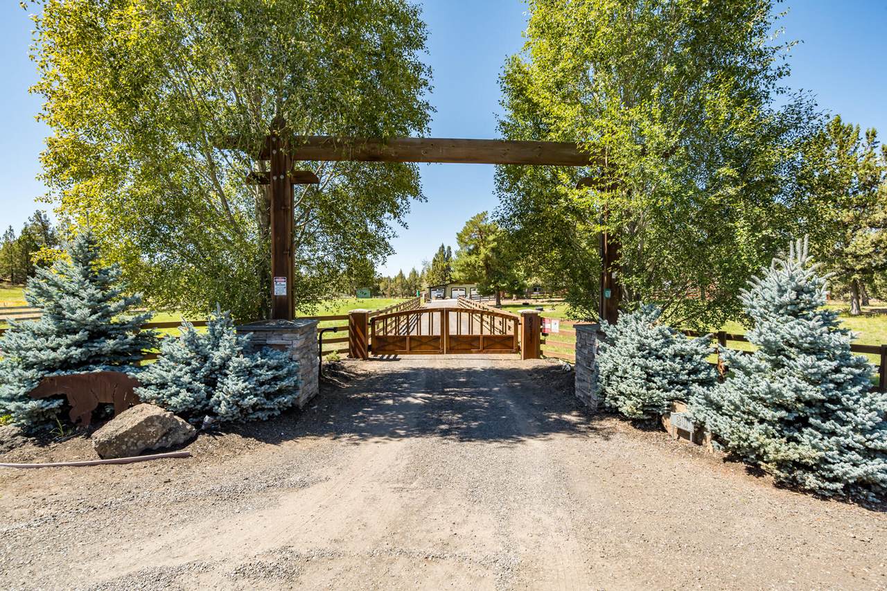 62111 Cody Road - Photo 1