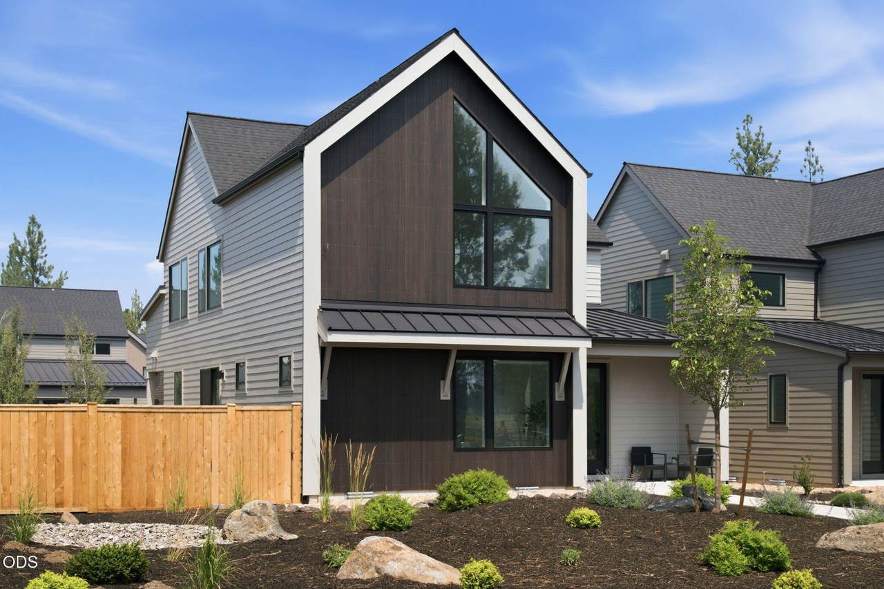 1024 Mckenzie Highway - Photo 1