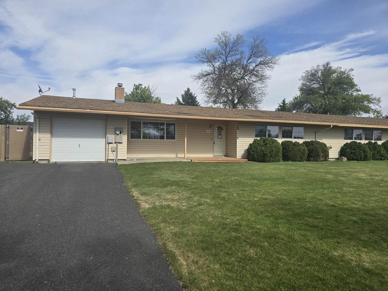 10631 Kincheloe Avenue - Photo 1