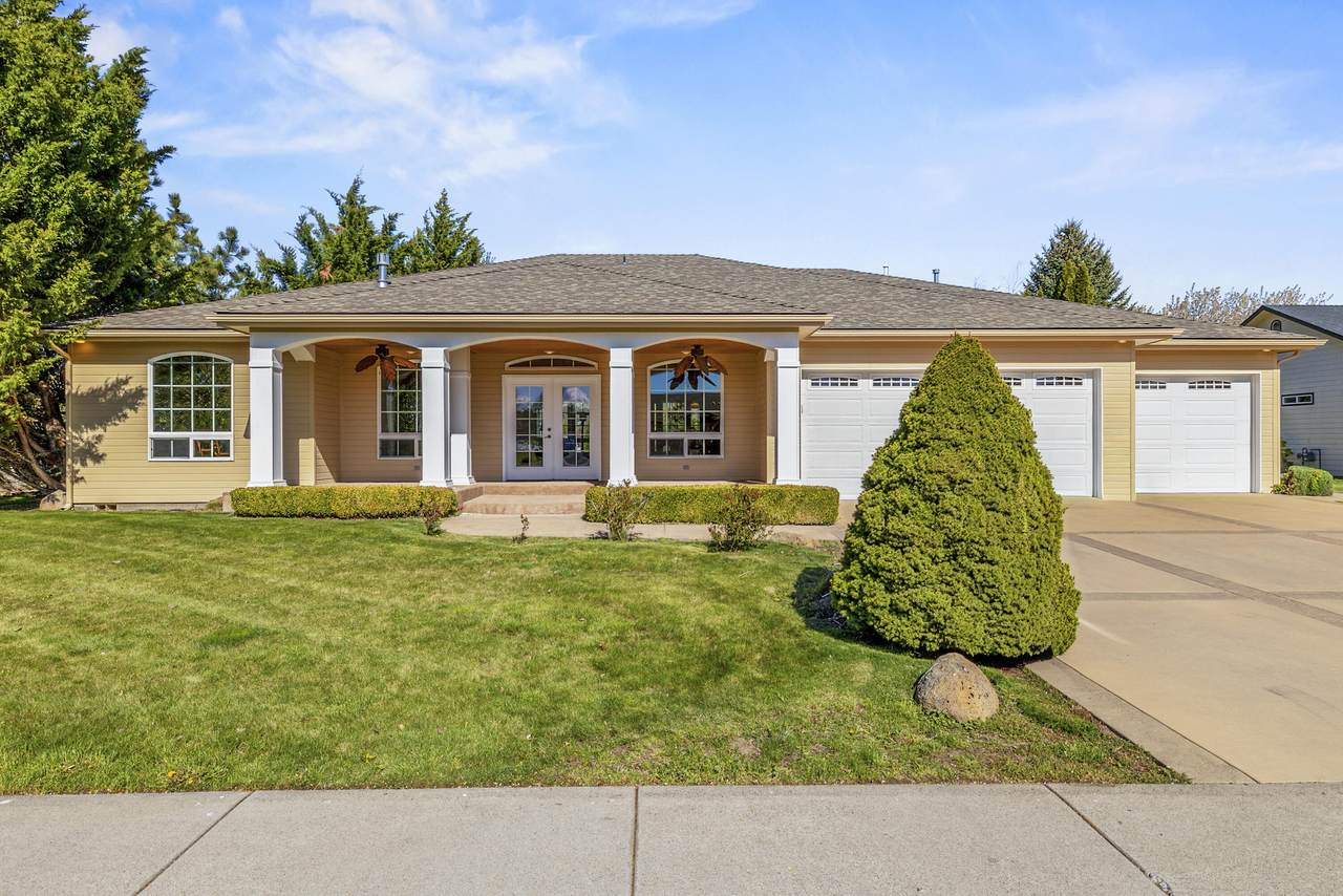 2835 Front Street - Photo 1