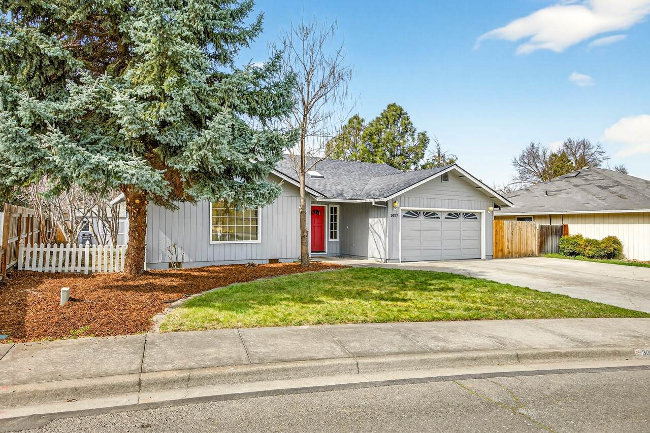 3027 Waterford Court - Photo 1