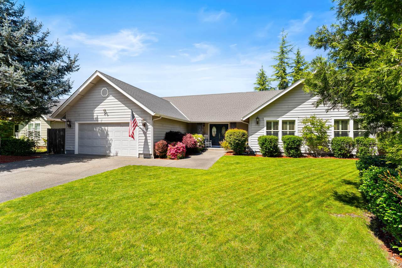1206 Devonshire Way - Photo 1