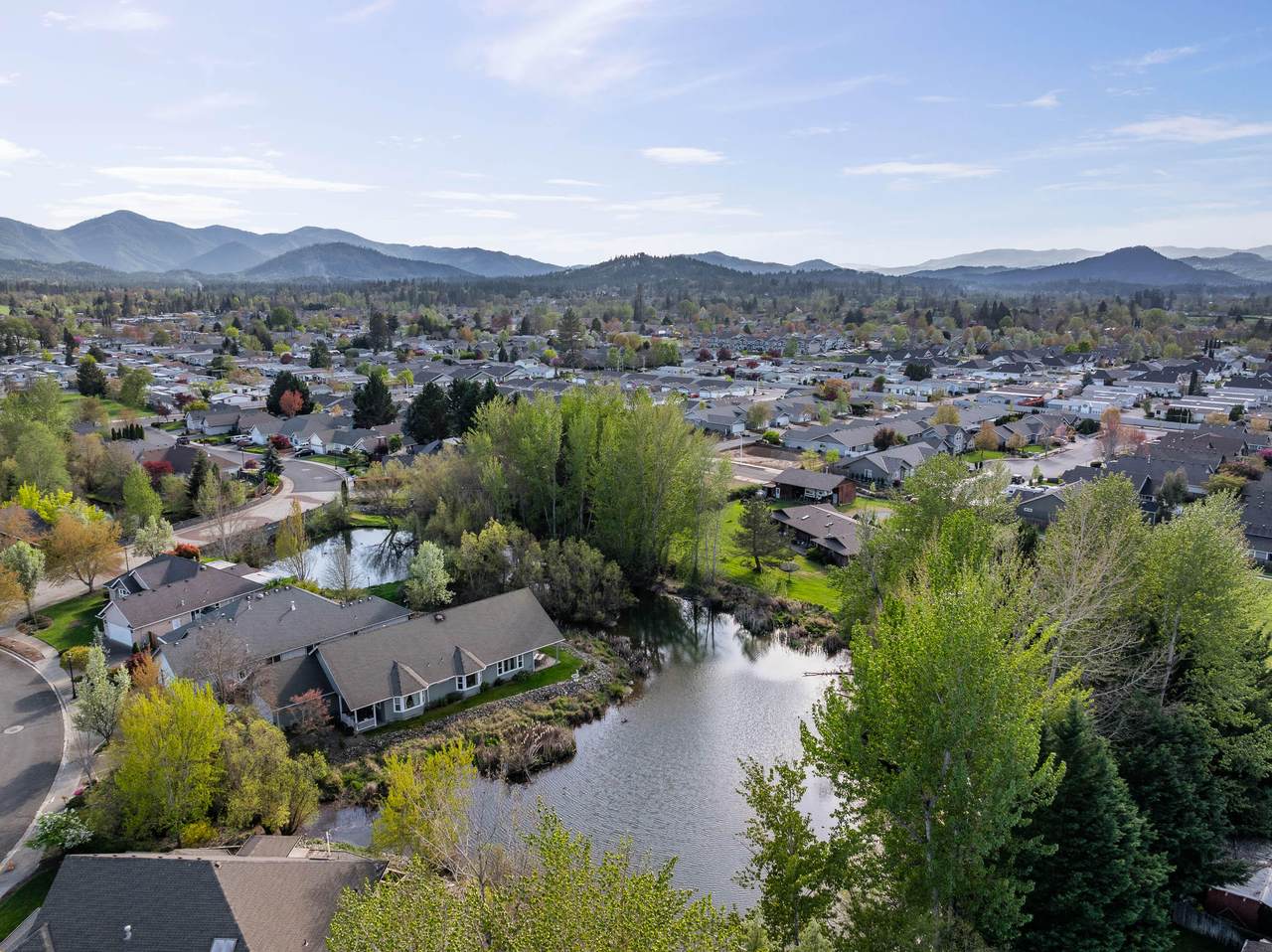 https://bt-photos.global.ssl.fastly.net/coar/1280_boomver_2_220218104-2.jpg