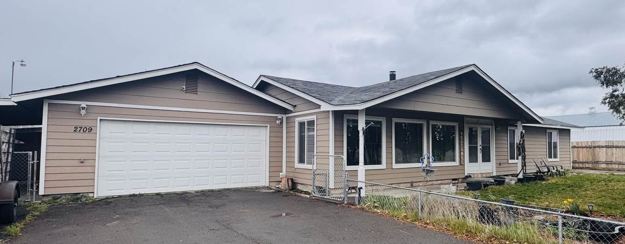 2709 California Avenue - Photo 1