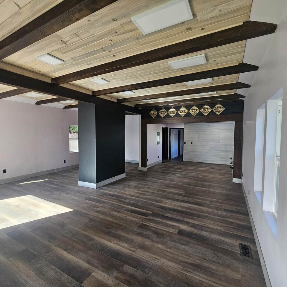 725 8th Street - Photo 1