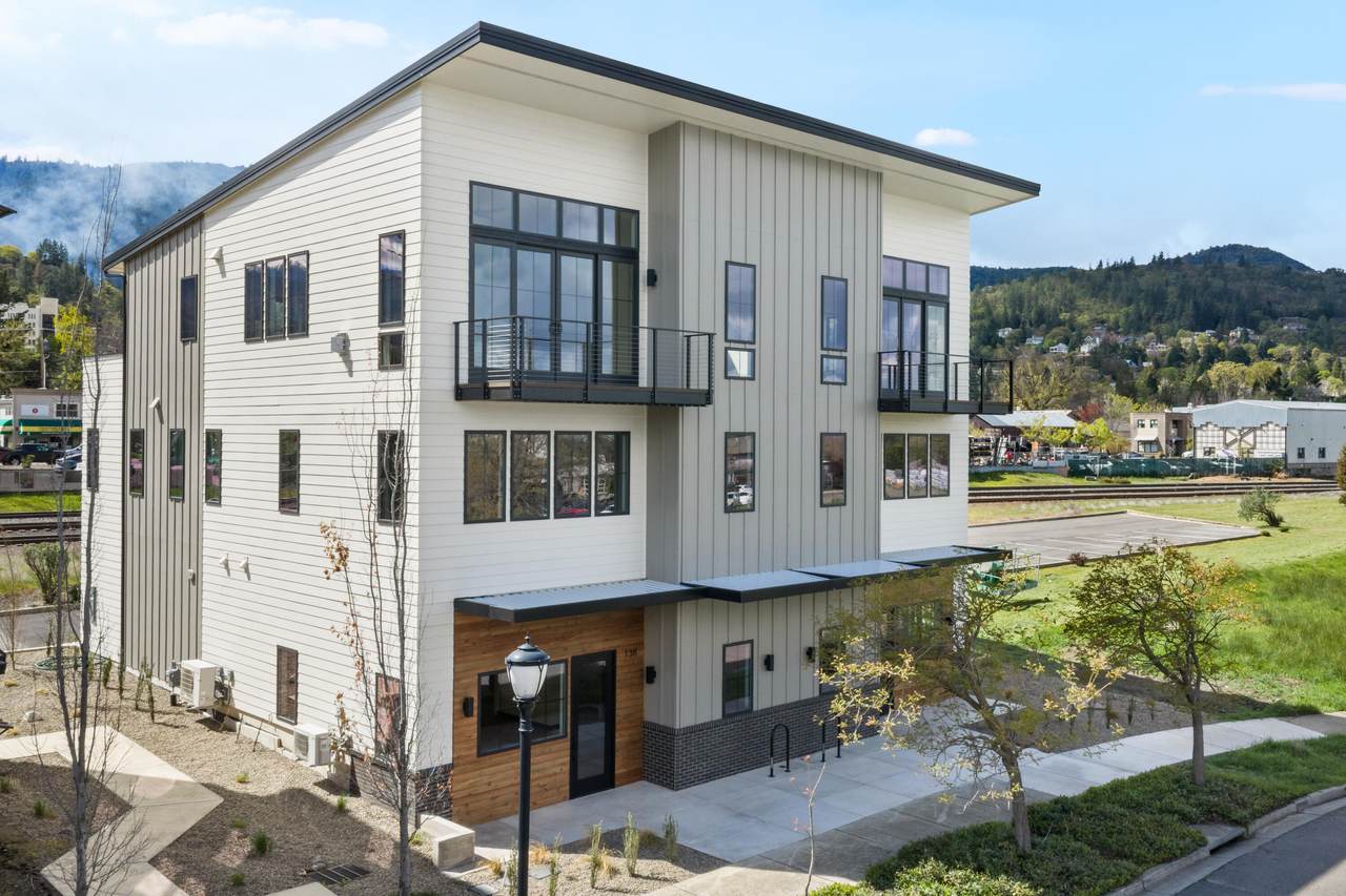 138 Clear Creek Drive - Photo 1