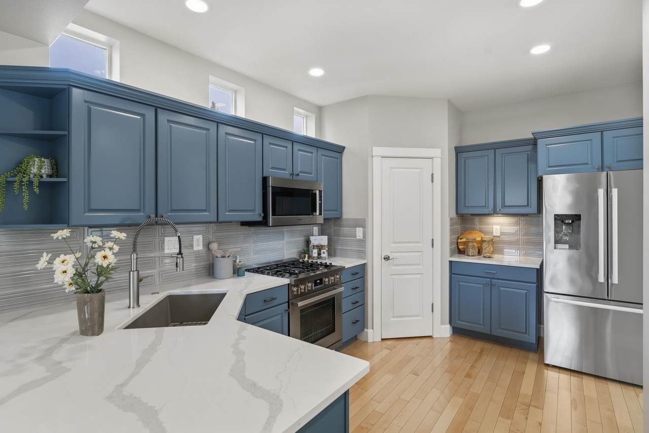 61425 Davis Lake Loop - Photo 1
