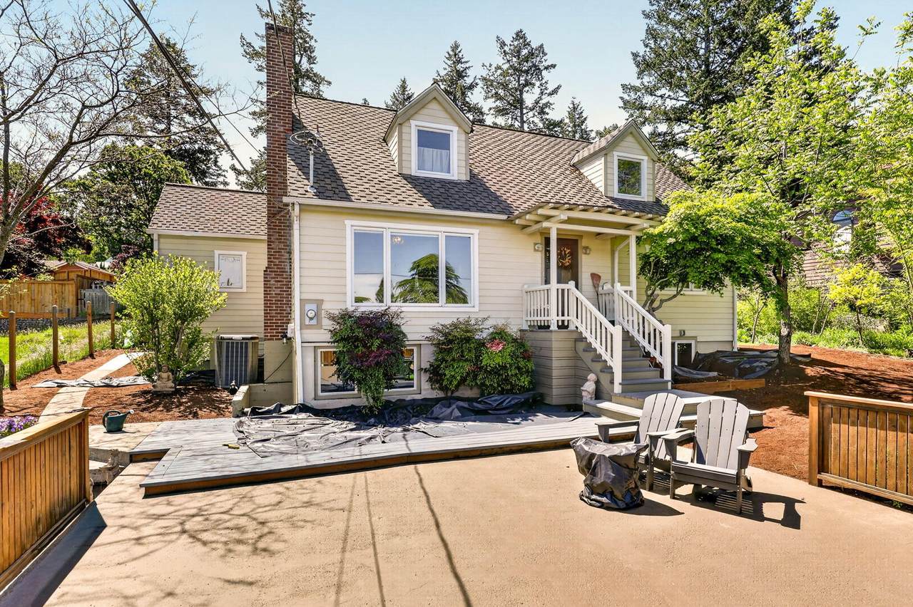 796 Forest Street - Photo 1