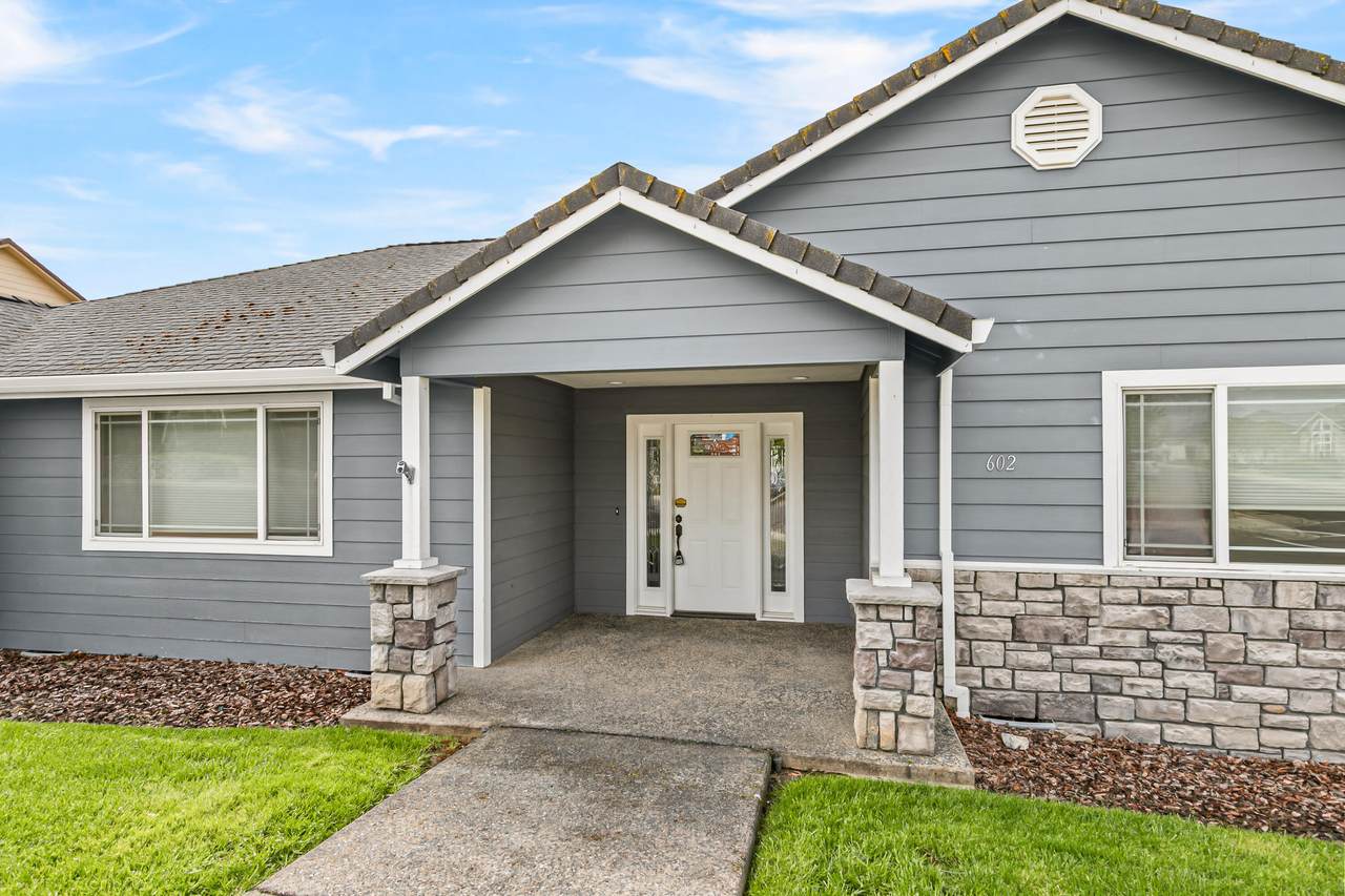 602 Barton Road - Photo 1
