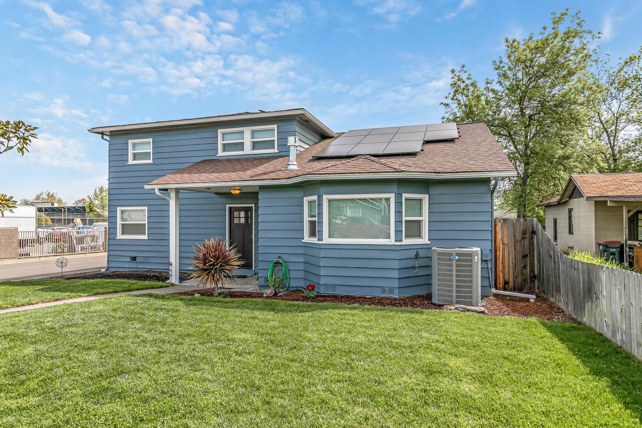 923 Jasper Street - Photo 1