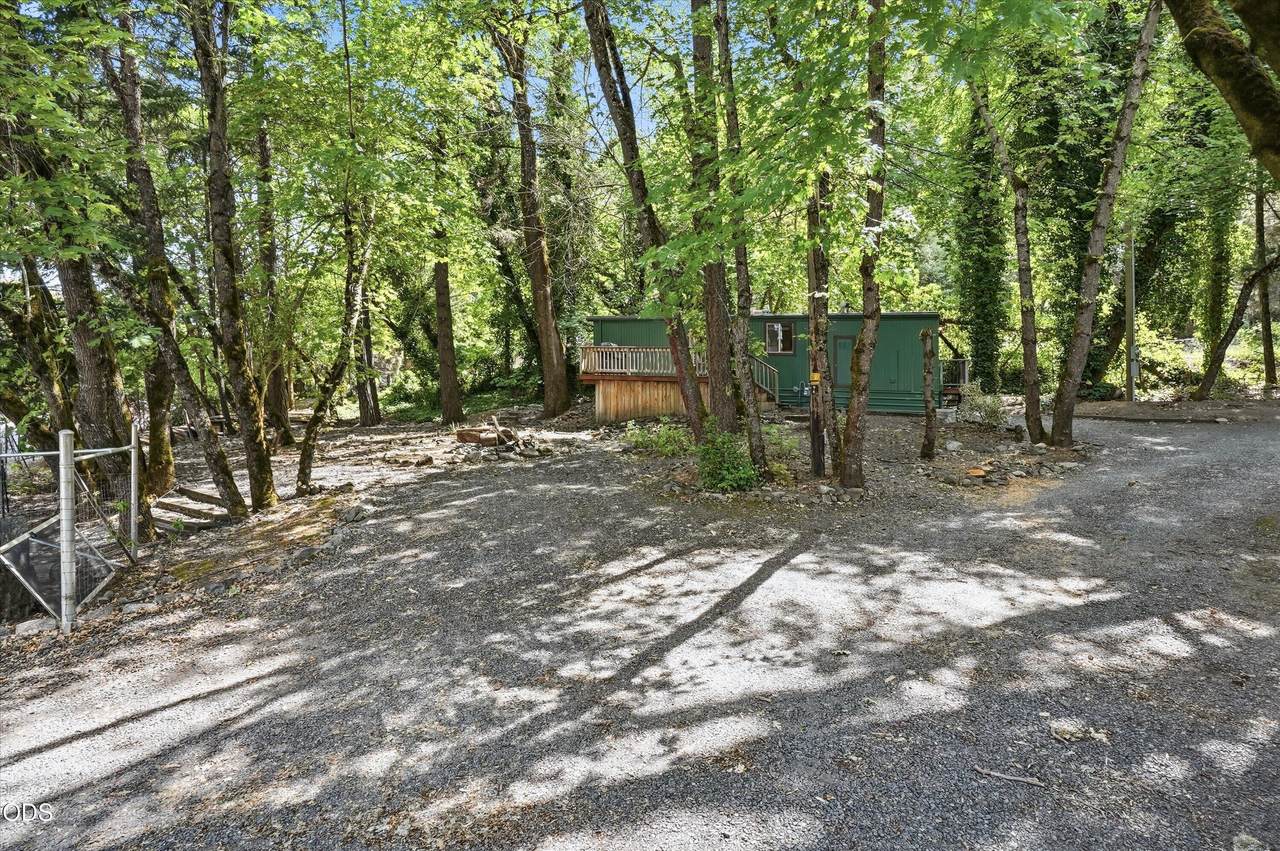 7949 Rogue River Highway - Photo 1