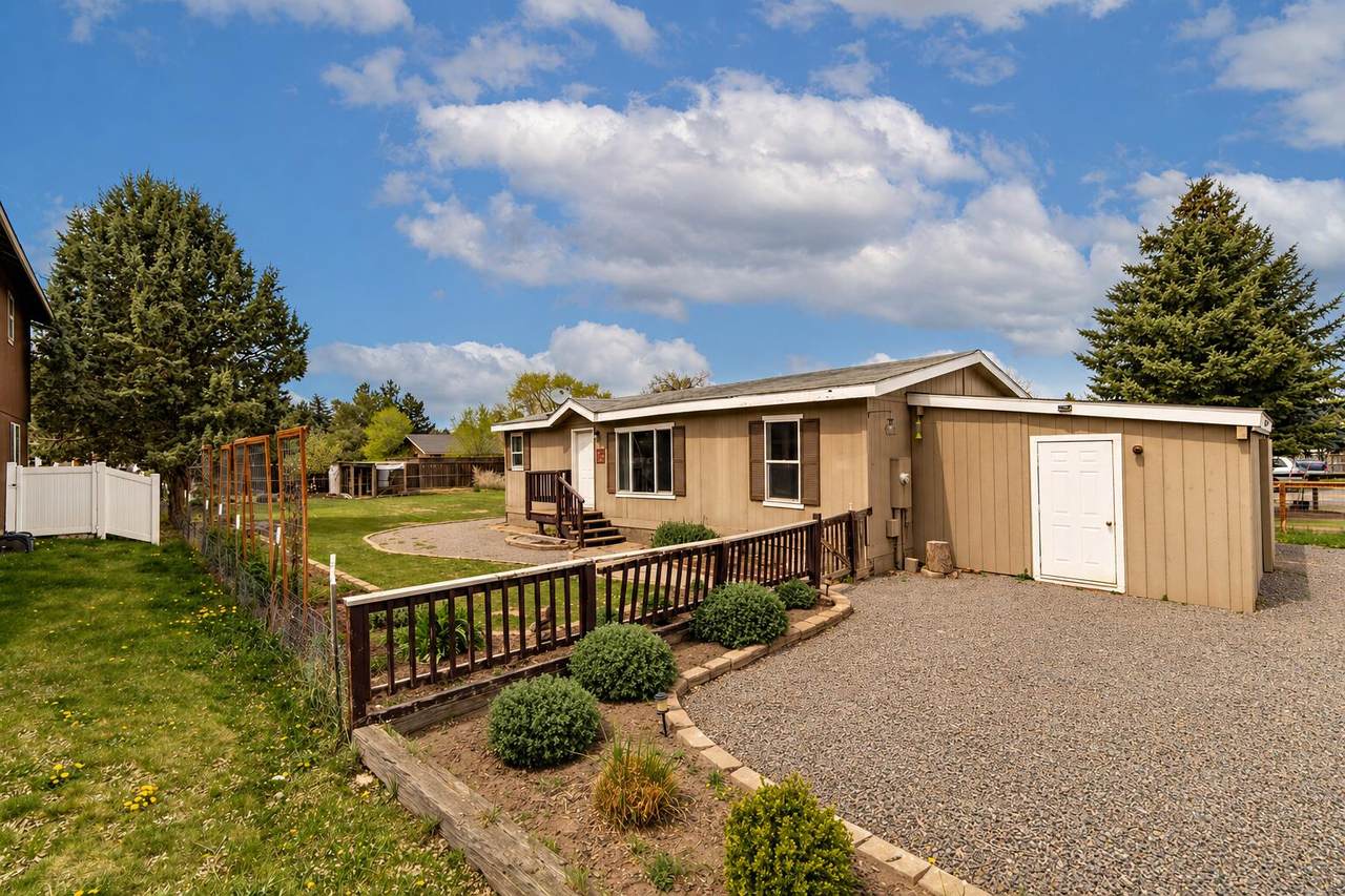 2207 22nd Street - Photo 1