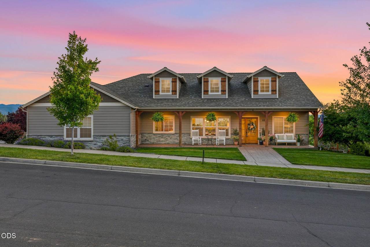 4432 Vista Pointe Drive - Photo 1