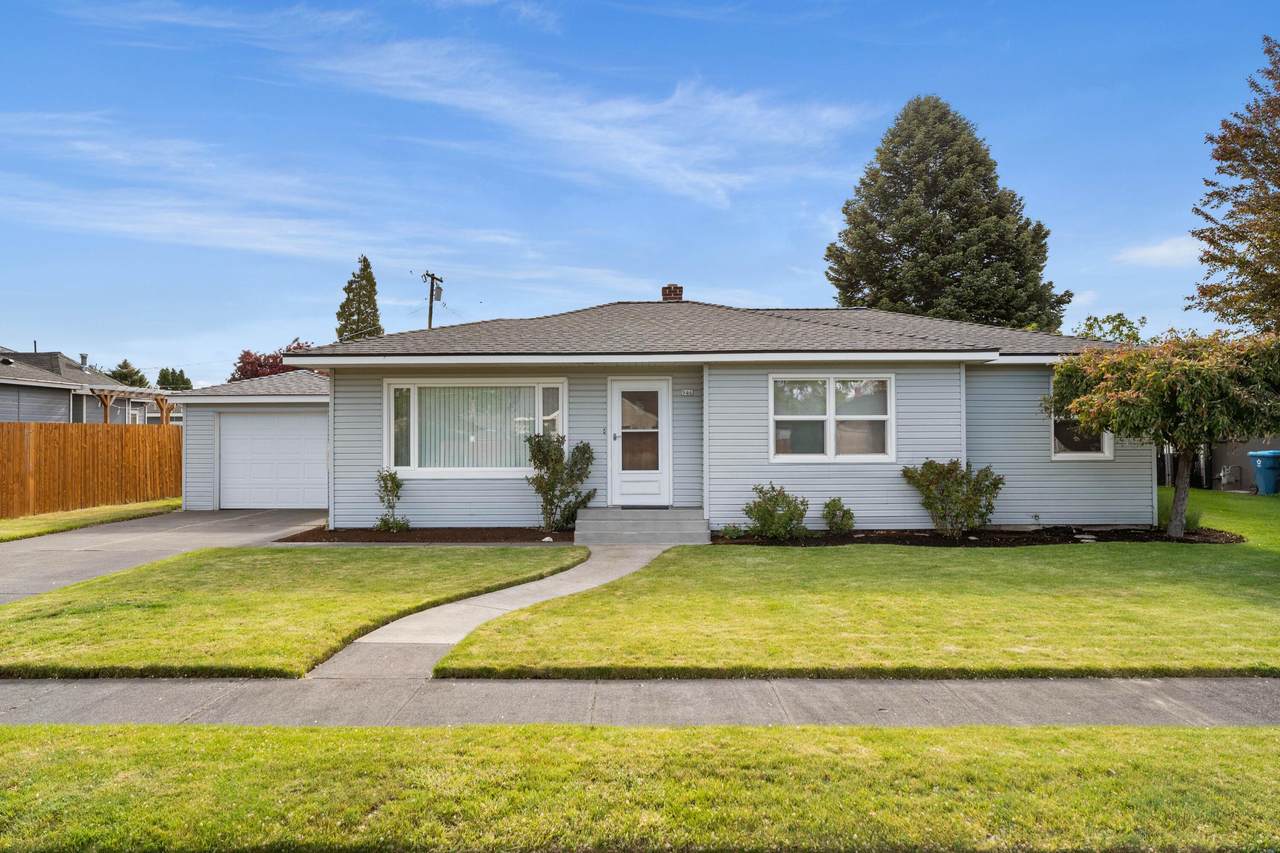 946 13th Street - Photo 1