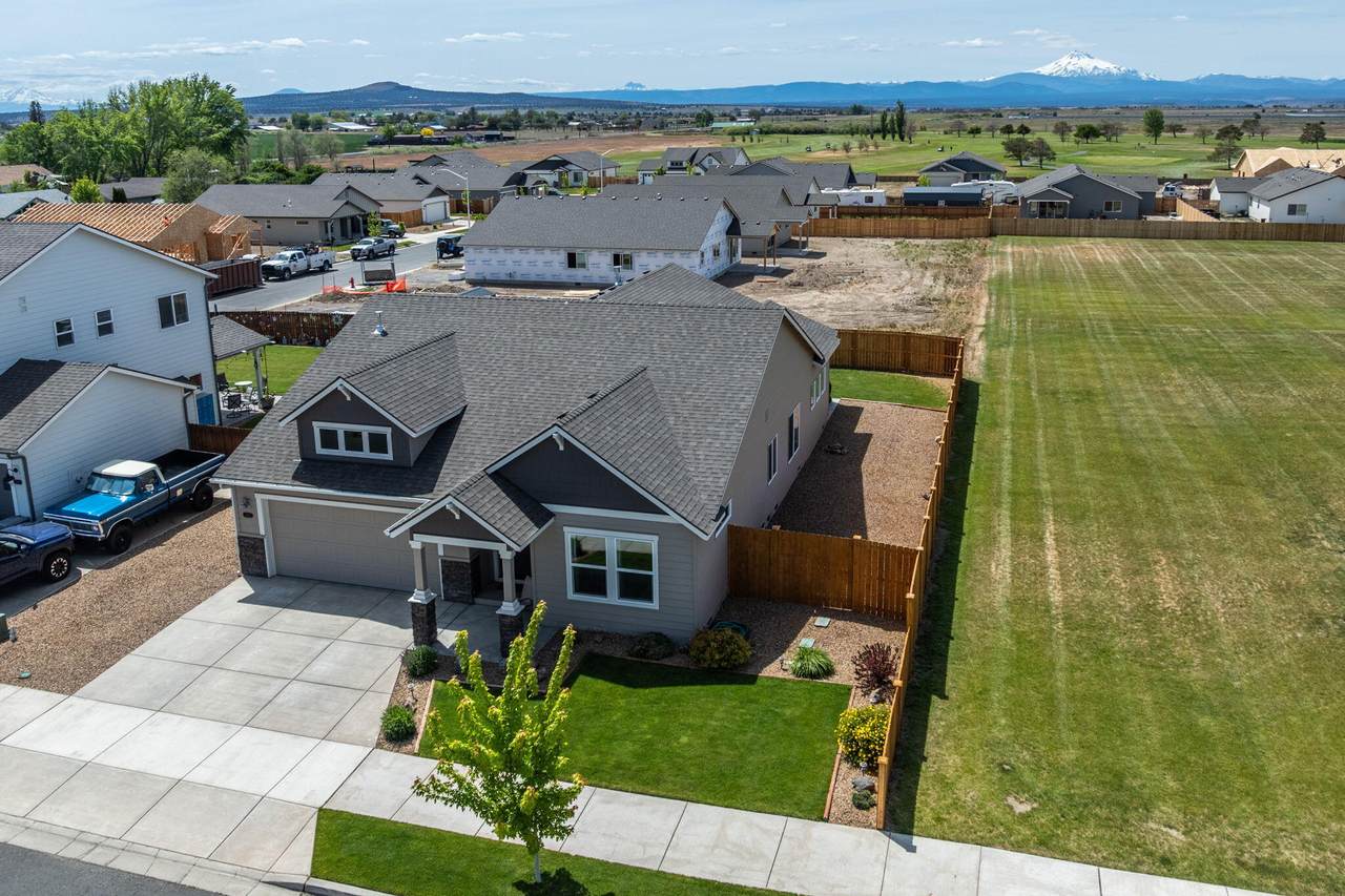 1132 Golf Course Drive - Photo 1