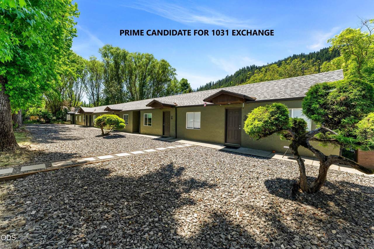 5333 Rogue River Highway - Photo 1