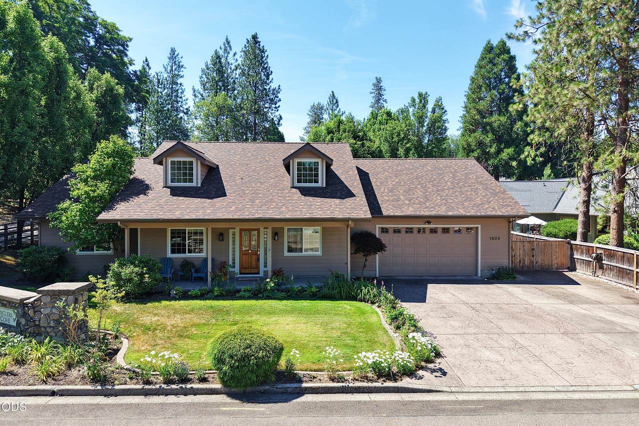 1025 Anglers Place - Photo 1