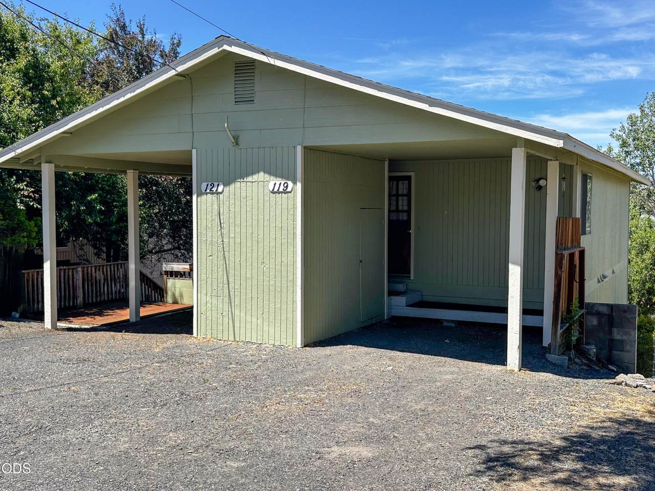 121 Lincoln Street - Photo 1